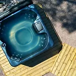 Himoskuutio 6 Inc Outdoor Jacuzzi Jämsä
